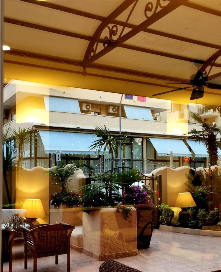 Hotel Marconi Сан Бенедето дел Тронто Екстериор снимка