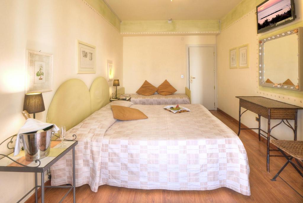Hotel Marconi Сан Бенедето дел Тронто Стая снимка